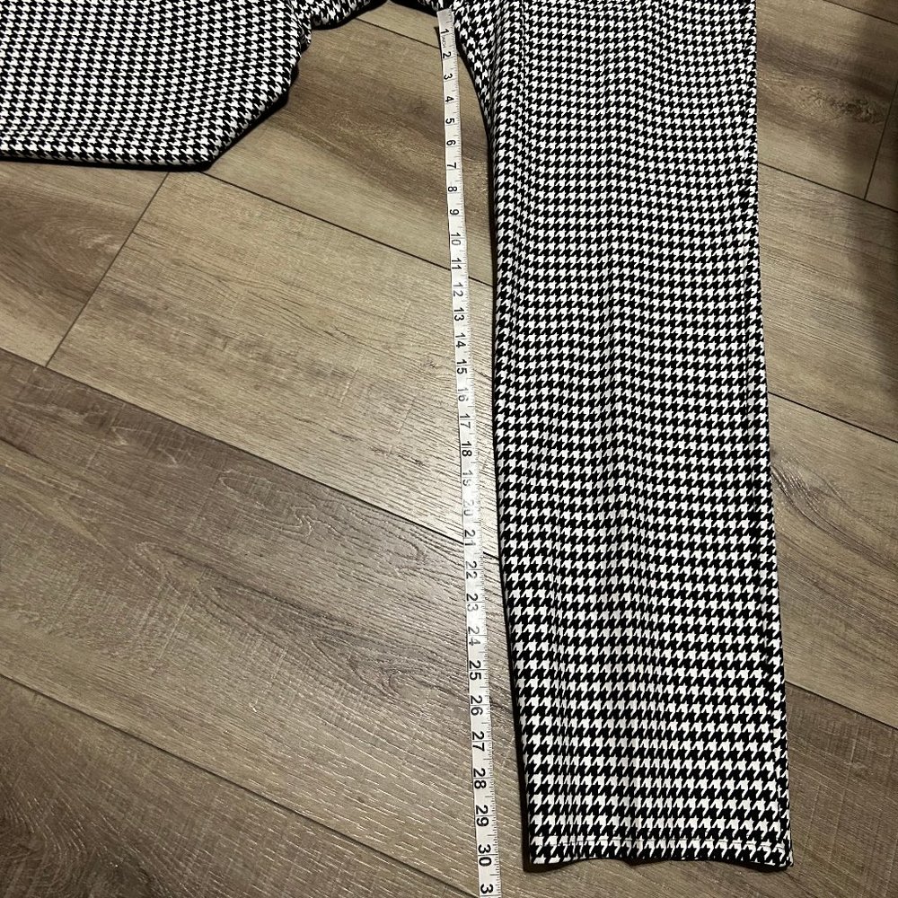 Peter Nygard Black and White Houndstooth Pants - Picture 10 of 10